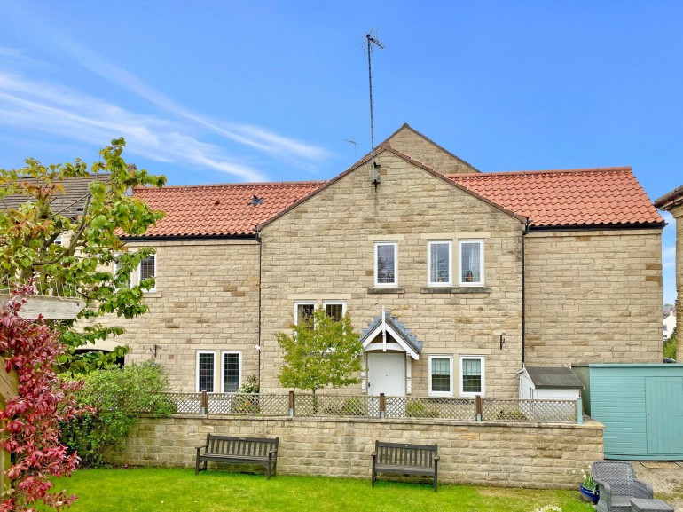 Wetherby, Micklethwaite Mews, LS22